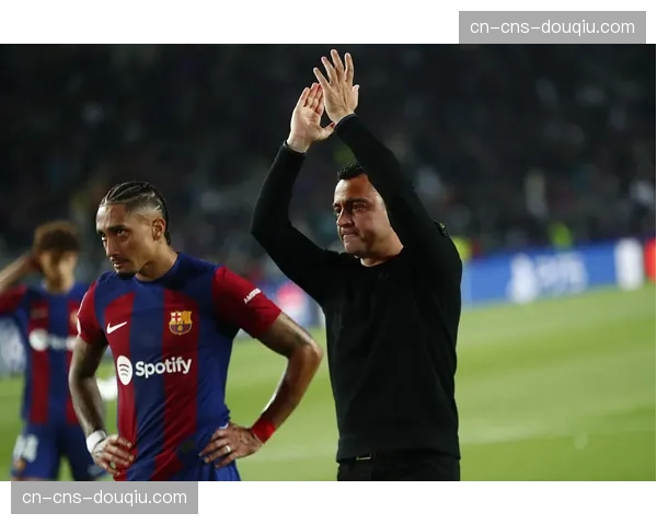 拉波尔塔新书发布会回顾巴萨拯救历程，弗里克德科出席站台