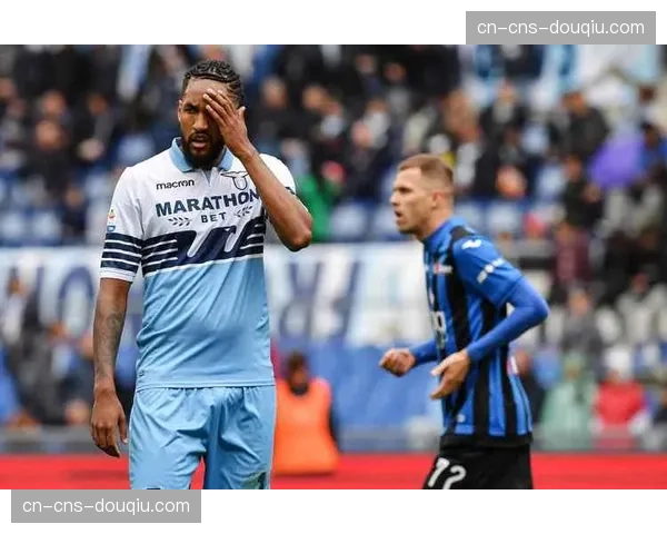 武汉三镇官方：主力中卫华莱士因膝伤预计缺席六周